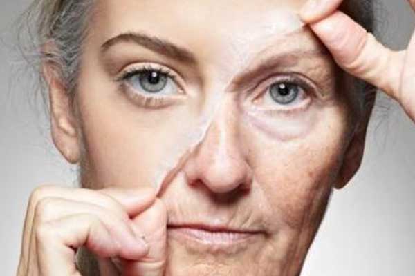 اضرار عمليات التجميل – كيف تتجنب المخاطر المحتملة
