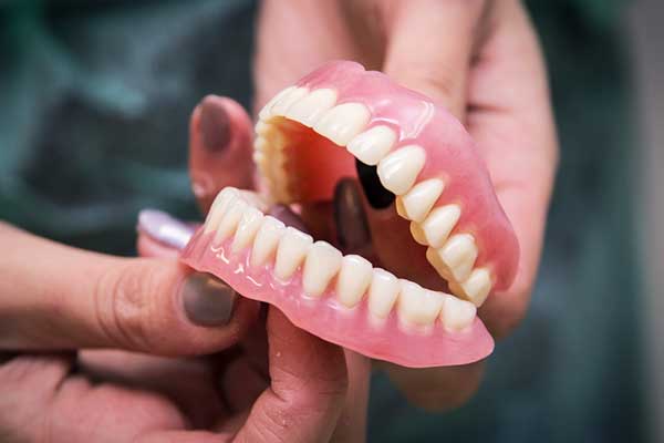 Aesthetic Dentures in Turkey: The Ultimate Guide