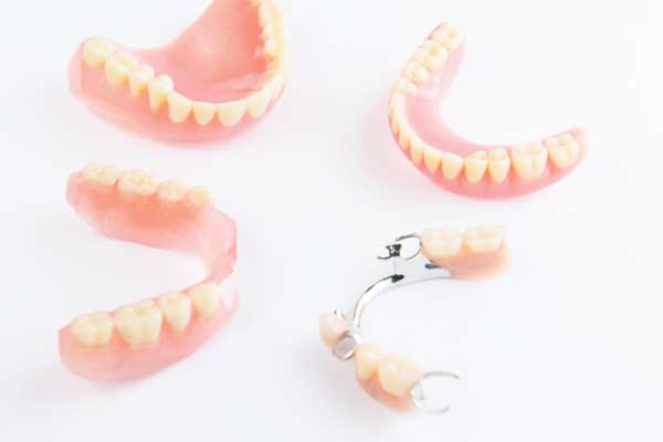 انواع اطقم الاسنان